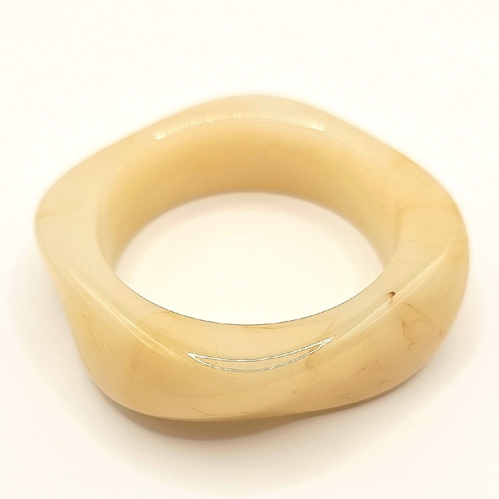 Chunky Cream Marbled Style Lucite Bangle